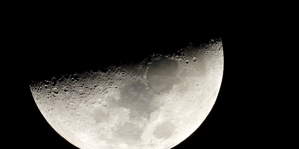 NASA astronautus uz Mēnesi nogādās ar "SpaceX" kosmosa kuģi