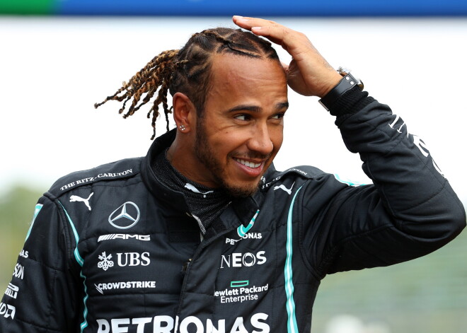 Lūiss Hamiltons Imolā izcīna savu karjeras 99. "pole position"