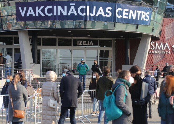 За три дня в порядке живой очереди в Латвии от Covid-19 привито более 8640 человек
