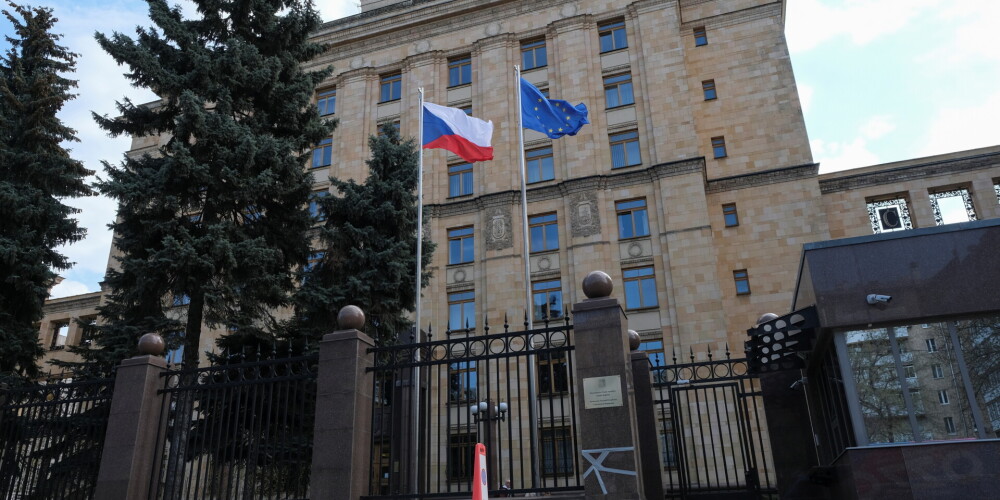 Krievija izraidījusi 20 Čehijas vēstniecības darbiniekus