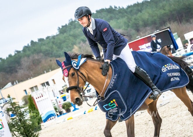 Neretnieks jāšanas sporta sacensībās pēc pauzes atgriežas ar uzvaru