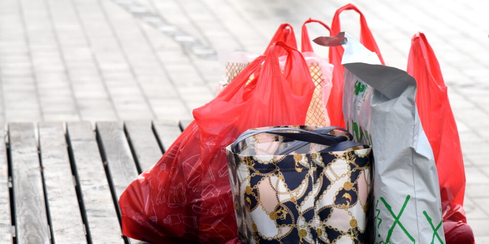 Жители Латвии активно сдавали ненужную одежду на переработку: торговый центр перевыполнил план