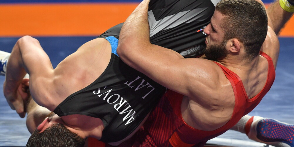 Amirovs izcīna Eiropas čempionāta bronzu brīvajā cīņā; Samušonoks piedzīvo zaudējumu ceturtdaļfinālā