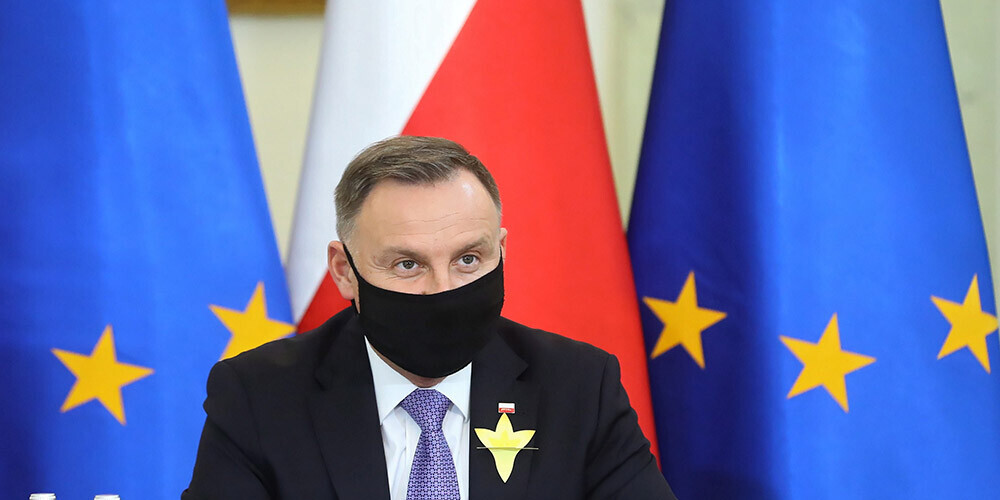 Polijas prezidents paraksta noteikumus par pensijām komunistisko režīmu oponentiem