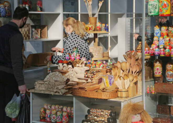 Лифчики и матрешки: надолго ли устроили барахолку в молочном павильоне Центрального рынка?