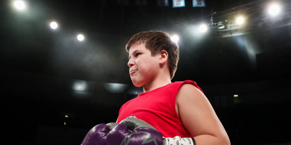 Čečenijas parlamenta vadītājs komentējis Kadirova 13 gadus vecā dēla skandalozo uzvaru boksa ringā