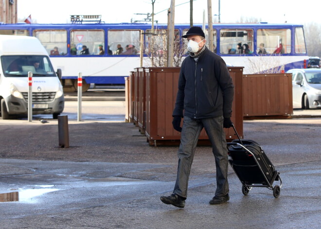 Uzmanību autobusa Alūksne-Ape-Smiltene-Rauna-Rīga pasažieriem