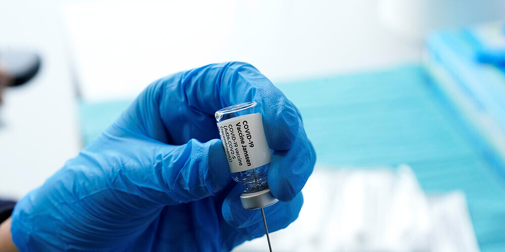 Vakcinācijas temps turpina augt: ceturtdien pret Covid-19 sapotēti vairāk nekā 8100 cilvēki