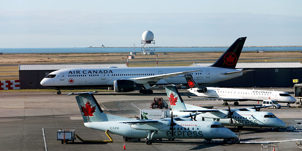 Kanāda uz mēnesi aizliedz pasažieru avioreisus no Indijas un Pakistānas