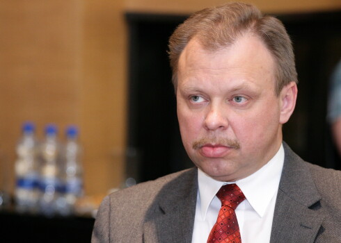 Tiesa liek Rīgas domei atjaunot darbā no amata atstādināto Zēģeli