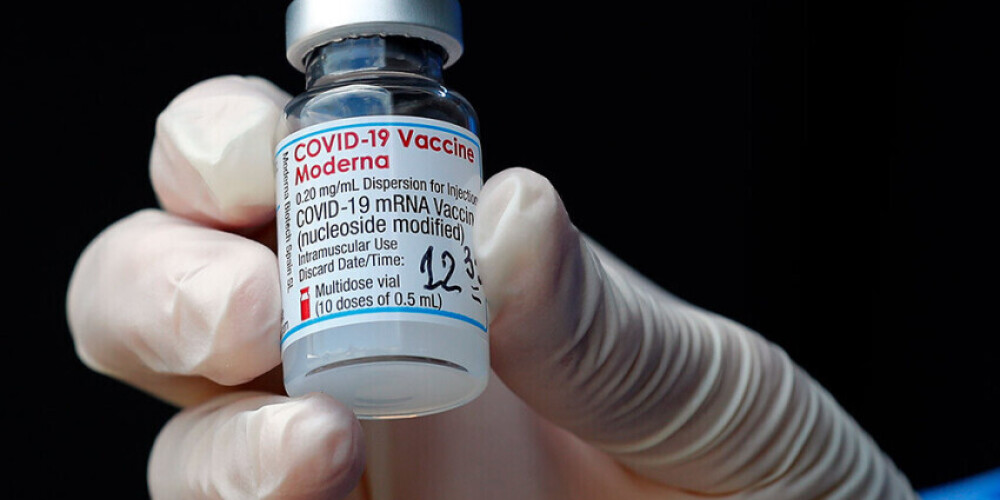 Латвия получила 12 000 доз вакцины Moderna