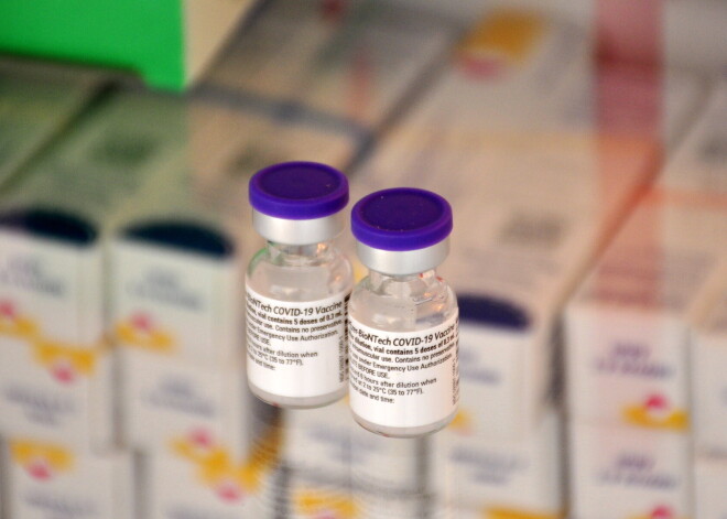 Латвийские семейные врачи впервые получат вакцины Pfizer/BioNTech на этой неделе