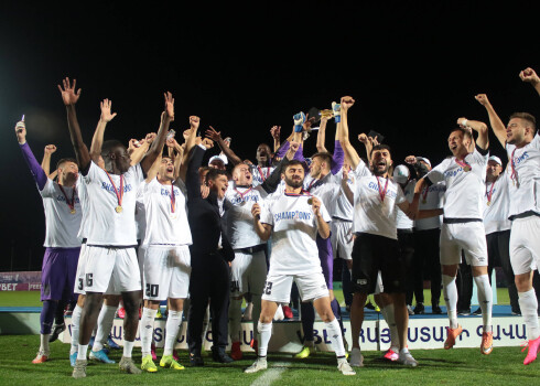 Armēnijas vicečempioni Erevānas "Noah" futbolisti priecājas par panākumu kausa izcīņas finālā,