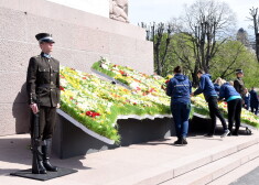 В годовщину восстановления независимости Ригу украсит композиция "Цветочная Латвия"