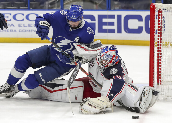 "Blue Jackets" vārtus līdz sezonas beigām sargās tikai latvieši