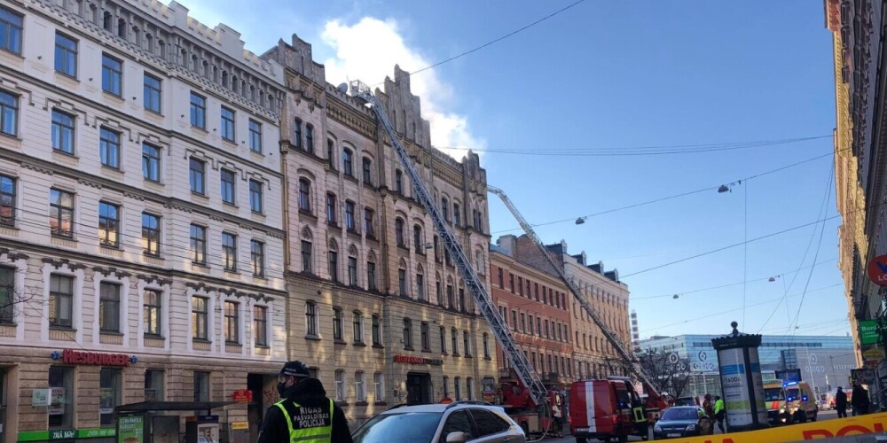 В результате пожара в хостеле в центре Риги погибли 8 человек