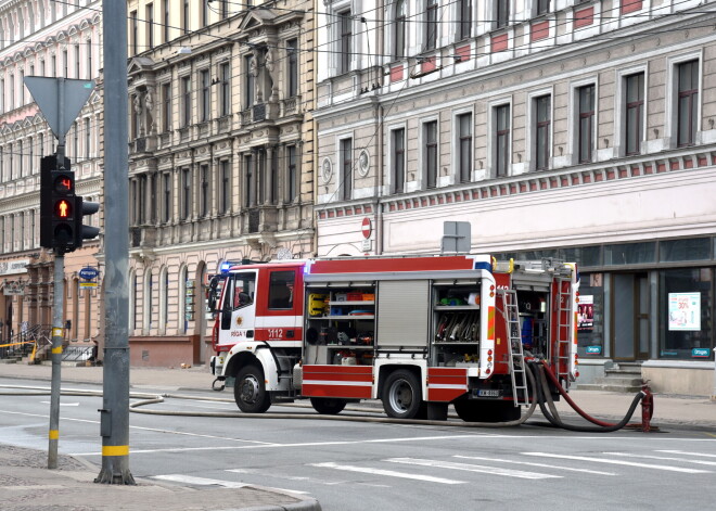 Nelegālais Merķeļa ielas hostelis ilgstoši bijis VDI redzeslokā; uzņēmums divreiz sodīts