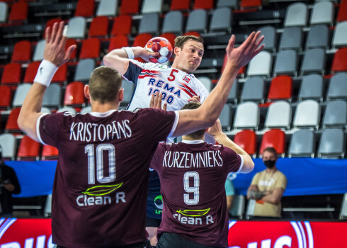 Latvijas handbola izlase Eiropas čempionāta kvalifikācijas spēlē piekāpjas spēcīgajai Norvēģijai