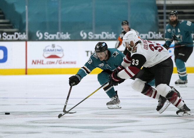 Balcers gūst vārtus un palīdz "Sharks" komandai izcīnīt uzvaru