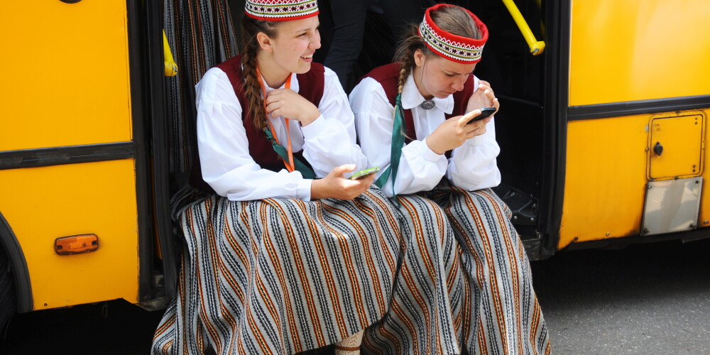 Rīgas domes deputāti aicina šogad nerīkot Skolu jaunatnes dziesmu un deju svētkus