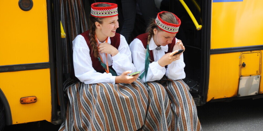 Депутаты Рижской думы призывают в этом году не проводить Праздник песни и танца школьной молодежи