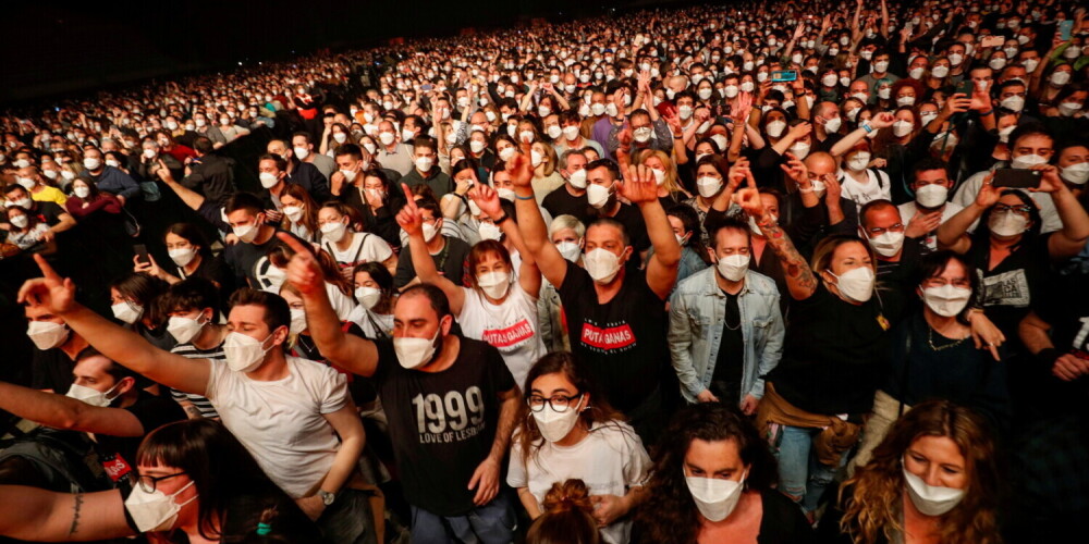Kā tad beidzās izmēģinājuma koncerts Barselonā, kas pulcēja 5000 apmeklētāju?