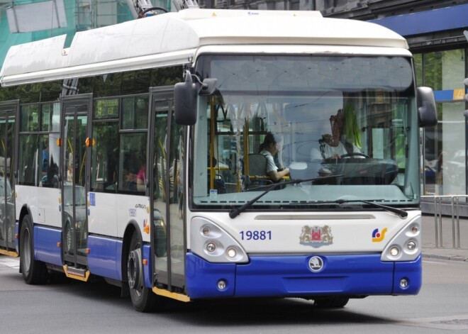 В период майских праздников будут внесены изменения в работу общественного транспорта, автостоянок и центров обслуживания клиентов