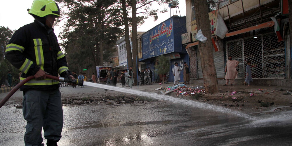 Afganistānā mīnēta auto sprādzienā 21 cilvēks nogalināts, 91 ievainots