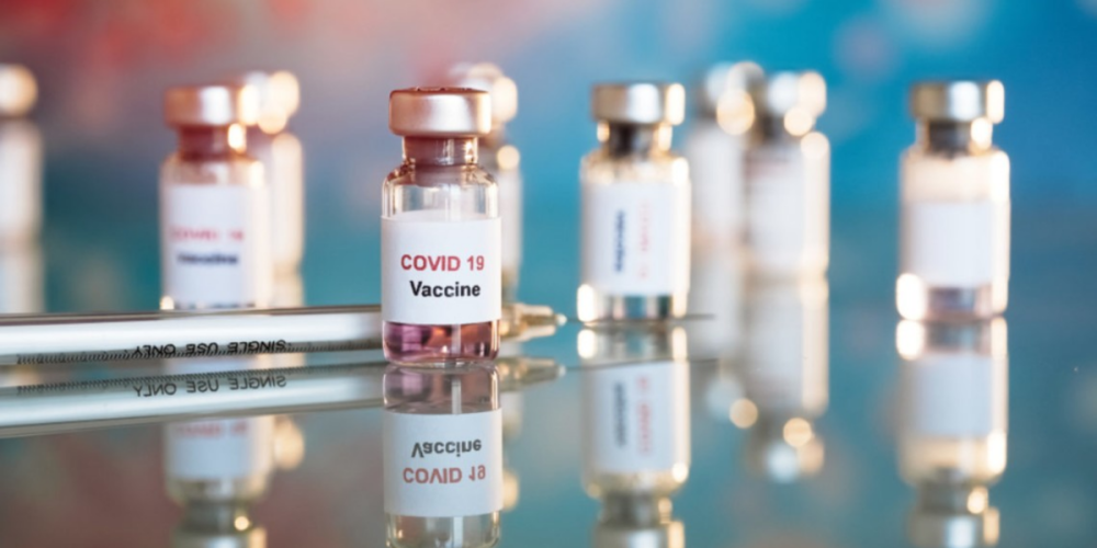 Процесс вакцинации от Covid-19 завершили более 52 000 жителей Латвии