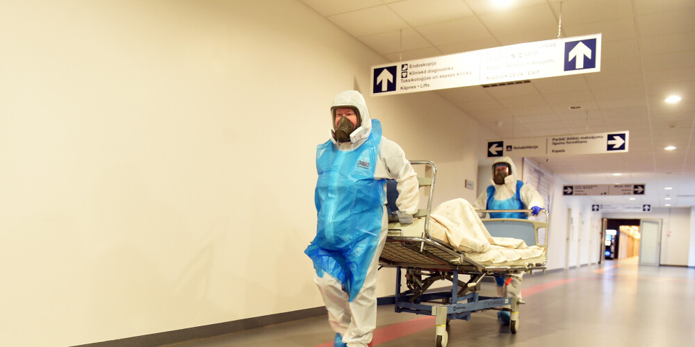 Pagājušajā diennaktī slimnīcās nogādāti 79 Covid-19 pacienti