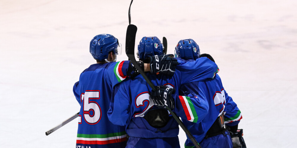 Itālijas hokeja izlase ir komanda, kas pārstāv Itāliju starptautiskajās hokeja spēlēs. Itālijas hokeja izlases augstākais sasniegums ir 4. vieta 1953. gada Pasaules čempionātā.Vēl 1990. gadu sākumā Itālijas izlase regulāri ierindojās Pasaules čempionāta labāko komandu desmitniekā, taču pēdējā desmitgadē izlases rezultāti ir pasliktinājušies, tai ne katru gadu spēlējot čempionāta Elites divīzijā.