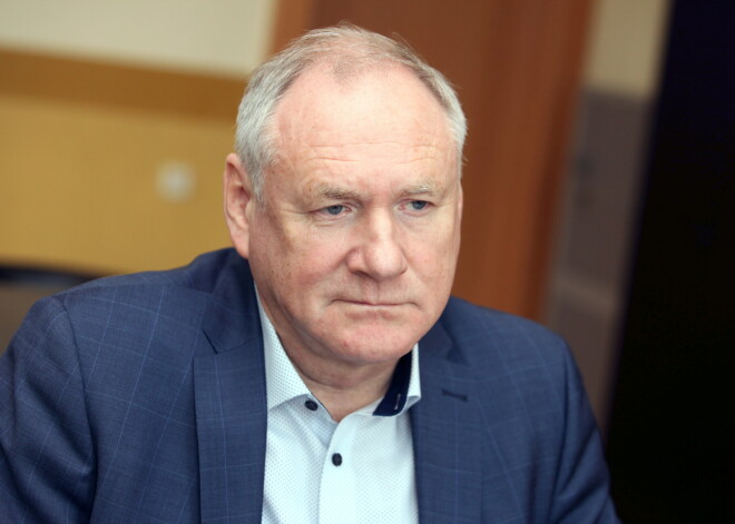 "Мы забыли, какие были зарплаты в 90-е годы, в каких квартирах жили": экс-мэр Риги сравнивает жизнь тогда и сейчас
