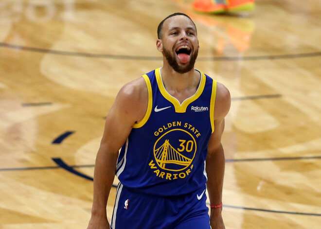 Karijs turpina labot NBA tālmetienu rekordus