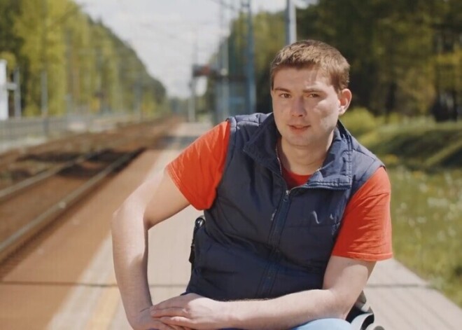 История Евгения: переходил в Бабите железную дорогу и лишился ног