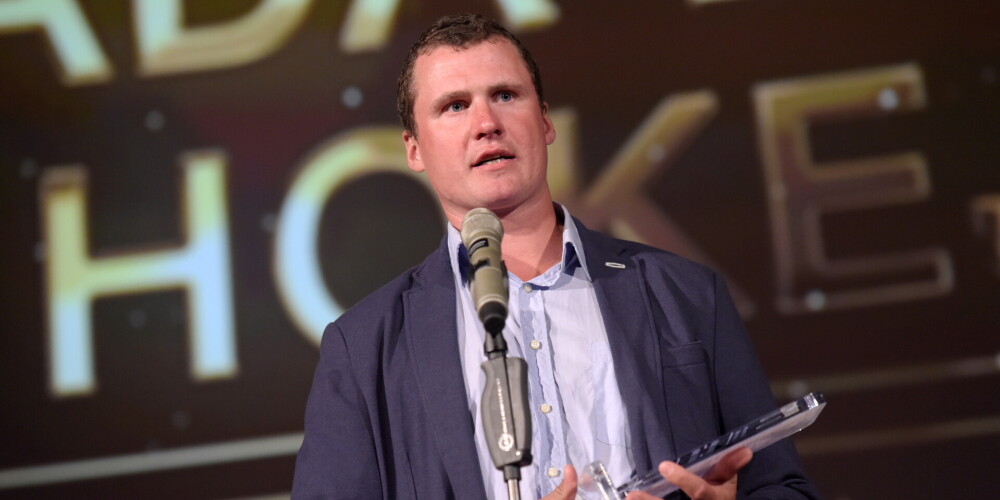 Jēkabs Rēdlihs ir latviešu hokejists, aizsargs, Latvijas hokeja izlases dalībnieks. Karjeras lielāko daļu aizvadījis Eiropas spēcīgākajās hokeja līgās, sešas sezonas spēlējot arī Kontinentālās hokeja līgas vienības Rīgas "Dinamo" sastāvā. Latvijas hokeja izlases rindās spēlējis četros Pasaules čempionātos. Pēc profesionālās karjeras beigām strādāja par hokeja treneri.