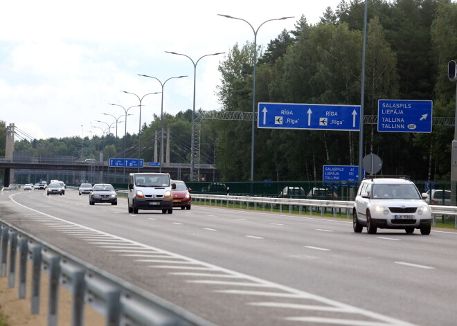 Divos autoceļu posmos atļautais braukšanas ātrums vasarā būs 110 km/h