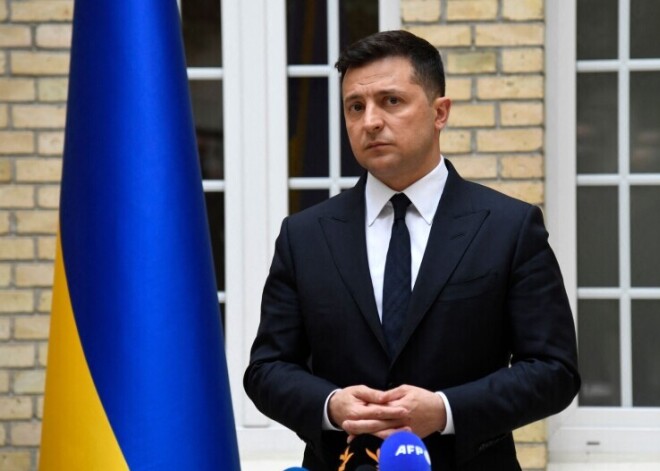 Зеленский заявил о сохранении угрозы украинским границам и поблагодарил США за санкции против России