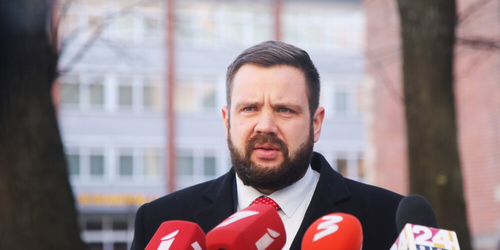 Kariņš plāno ar "KPV LV" pārrunāt partijas aicinājumu no ekonomikas ministra amata atcelt Vitenbergu