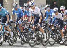 Krists Neilands (attēlā centrā) ar lielākām ambīcijām kā iepriekšējās reizēs sāks savu trešo “Giro d’Italia” daudzdienu velobraucienu.