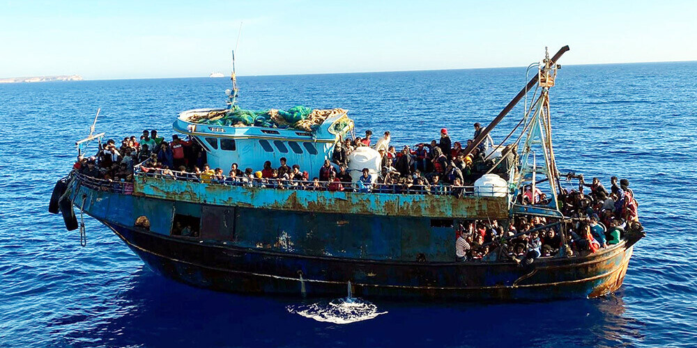 Itālijai piederošajā Lampedūzā izsēžas vairāk nekā 2000 nelegālo imigrantu