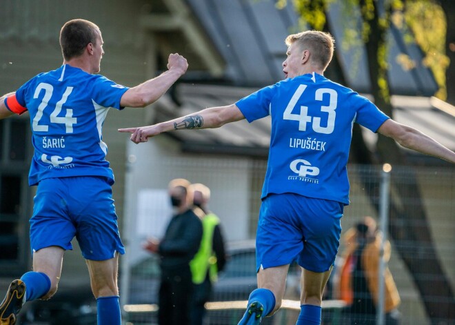 RFS futbolisti pēc uzvaras Latvijas futbola čempionāta līderpozīcijās nomaina "Valmieru"