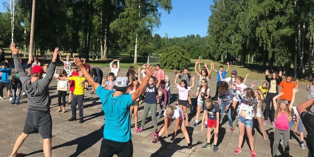 Летом в Латгале планируют открыть 14 спортивных детских лагерей