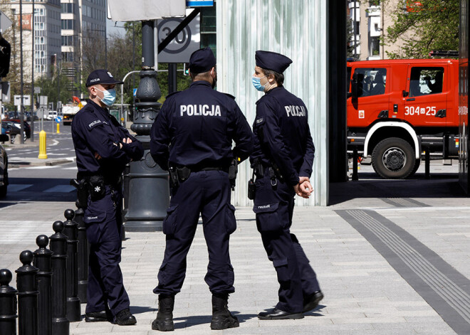 Polijā spridzināšanas draudu dēļ evakuē cilvēkus no tiesas un valsts iestāžu ēkām