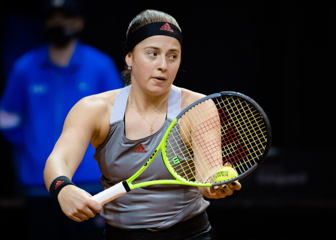 Ostapenko Romas "WTA 1000" sērijas turnīra pirmās kārtas spēlē sagrauj Kontu