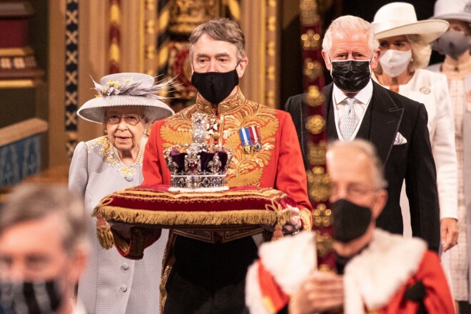 Karaliene Elizabete II parlamenta atklāšanas ceremonijā šā gada 11. maijā.