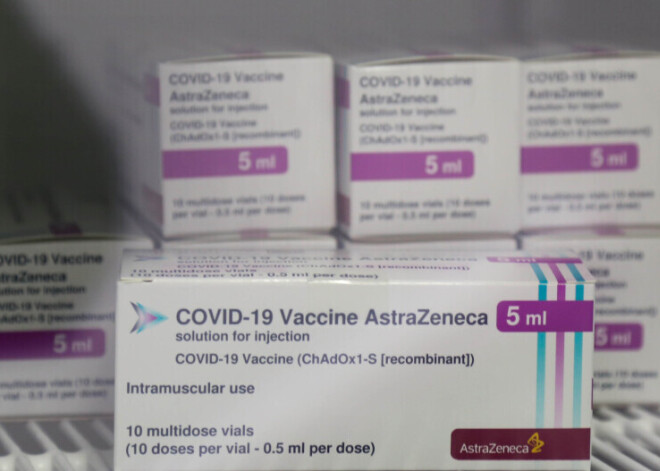 Прививка AstraZeneca в настоящее время используется только для повторной вакцинации