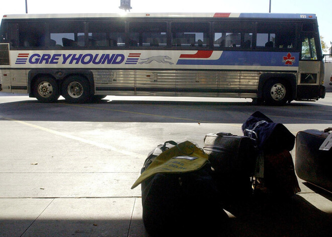 Ziemeļamerikas lielākais autobusu operators "Greyhound" pārtrauc darbību Kanādā