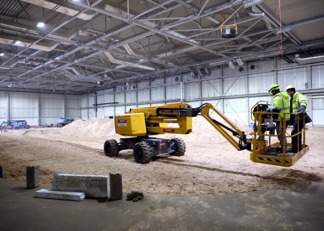 "Daugavas stadiona" ledus halle nodota ekspluatācijā