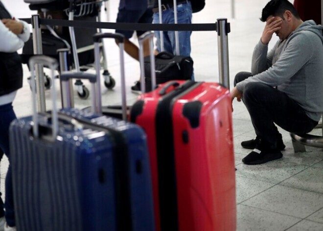 "Я все еще в шоке": граждане ЕС не допускаются в Великобританию; в аэропорту проходят задержания