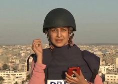 "Боже мой!": в прямом эфире рядом с журналисткой взорвалось здание телеканала ХАМАС